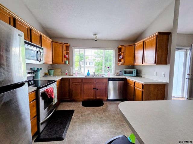 16419 fowler Avenue, Omaha, NE 68116