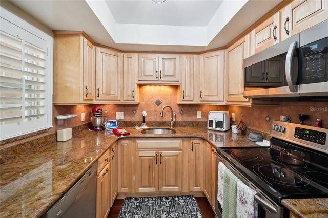 8300 BARDMOOR BOULEVARD 103, Seminole, FL 33777