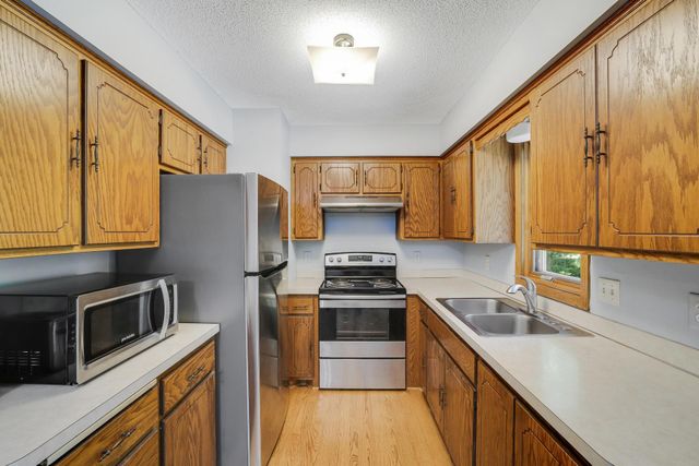 14100 36th Avenue N, Plymouth, MN 55447