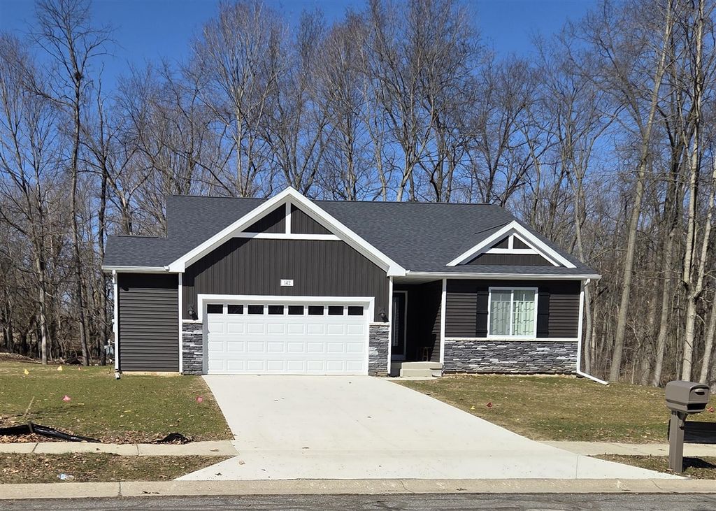 210 Glenwood Circle, Manchester, MI 48158