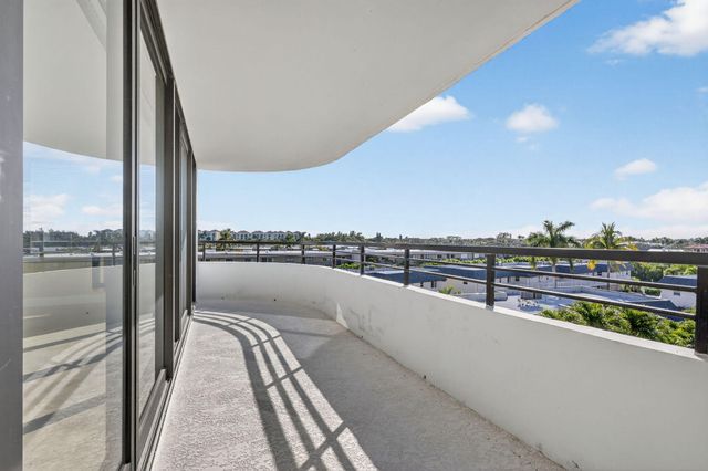 3589 S Ocean Boulevard 507, South Palm Beach, FL 33480