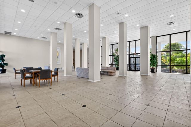 3589 S Ocean Boulevard 507, South Palm Beach, FL 33480