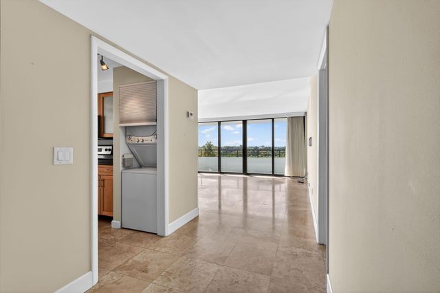 3589 S Ocean Boulevard 507, South Palm Beach, FL 33480