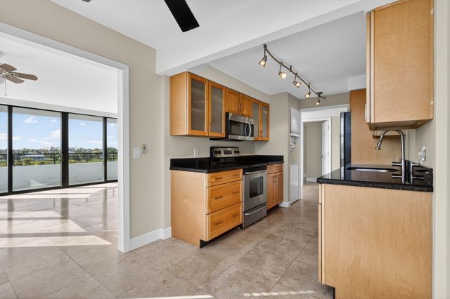 3589 S Ocean Boulevard 507, South Palm Beach, FL 33480