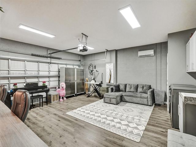 4414 Ficus St, Hollywood, FL 33021