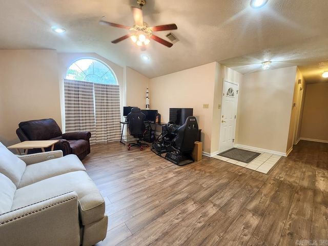 2560 Jayme Circle, Conway, AR 72032
