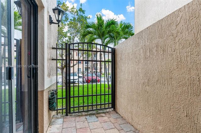 22401 SW 88th Pl 12-27, Cutler Bay, FL 33190