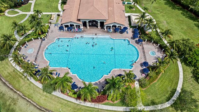22401 SW 88th Pl 12-27, Cutler Bay, FL 33190