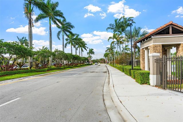 22401 SW 88th Pl 12-27, Cutler Bay, FL 33190