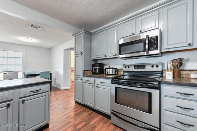 2419 Taft Avenue, Pascagoula, MS 39567