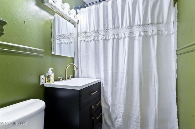 2419 Taft Avenue, Pascagoula, MS 39567