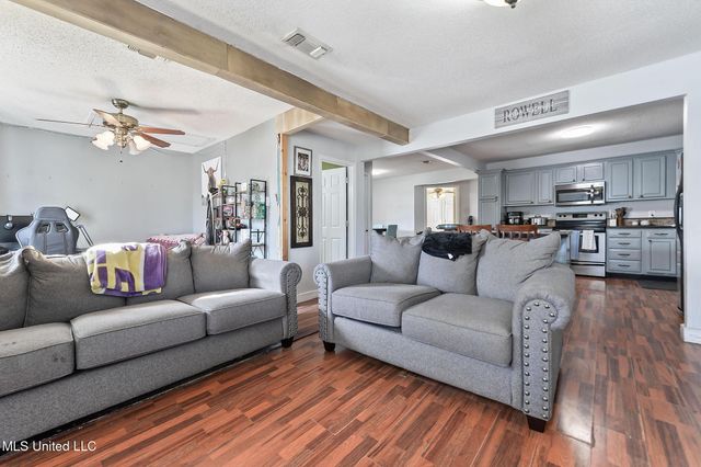 2419 Taft Avenue, Pascagoula, MS 39567