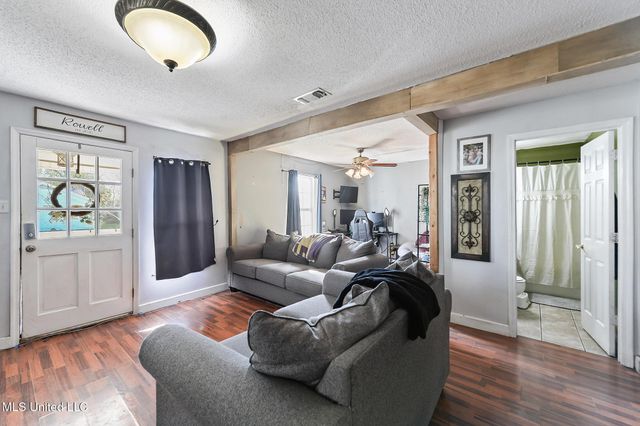 2419 Taft Avenue, Pascagoula, MS 39567