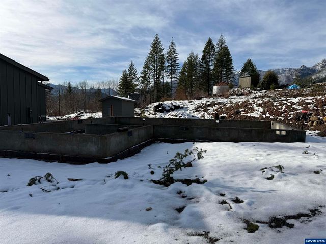 125 Butte St N, Detroit, OR 97342