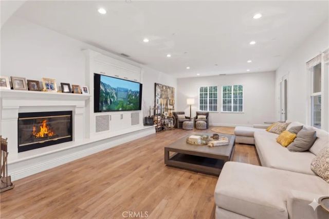 26962 Alsace, Calabasas, CA 91302