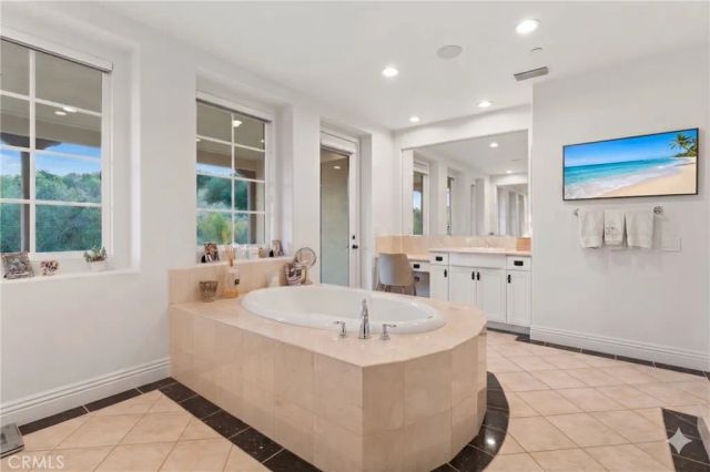 26962 Alsace, Calabasas, CA 91302