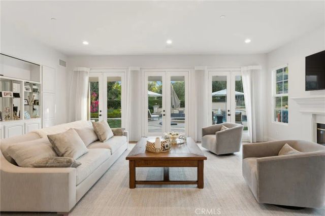 26962 Alsace, Calabasas, CA 91302