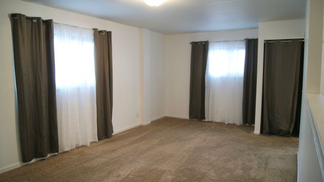 38 Surrey Road, Montgomery, IL 60538