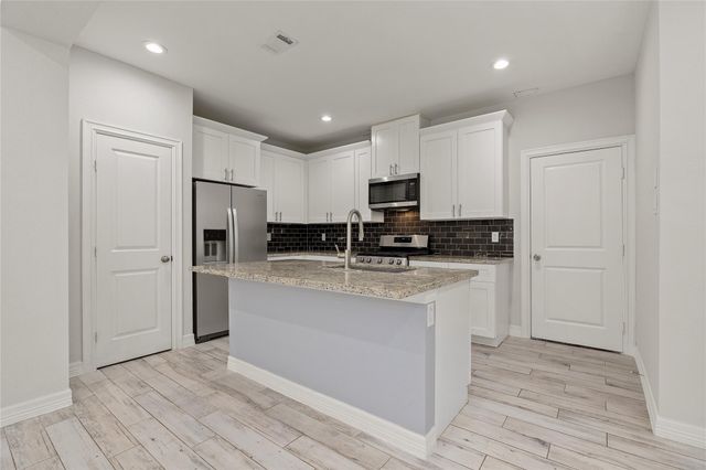 1411 Featherstone Street A, Houston, TX 77020