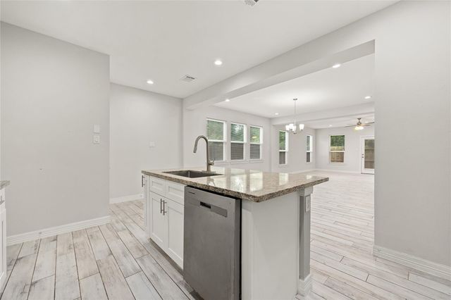 1411 Featherstone Street A, Houston, TX 77020