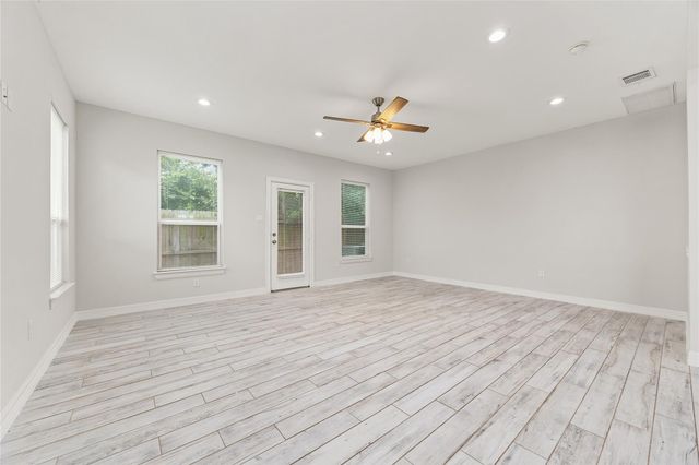 1411 Featherstone Street A, Houston, TX 77020