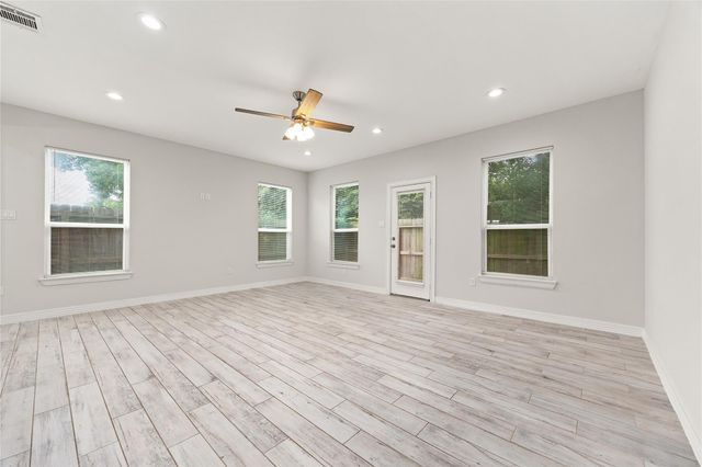 1411 Featherstone Street A, Houston, TX 77020