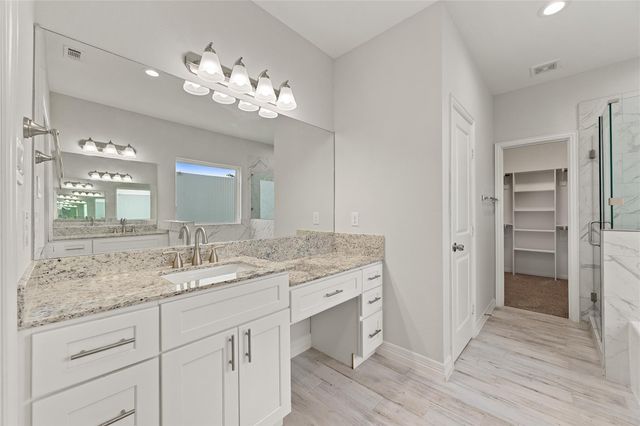 1411 Featherstone Street A, Houston, TX 77020