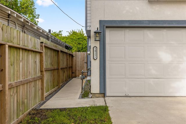 1411 Featherstone Street A, Houston, TX 77020