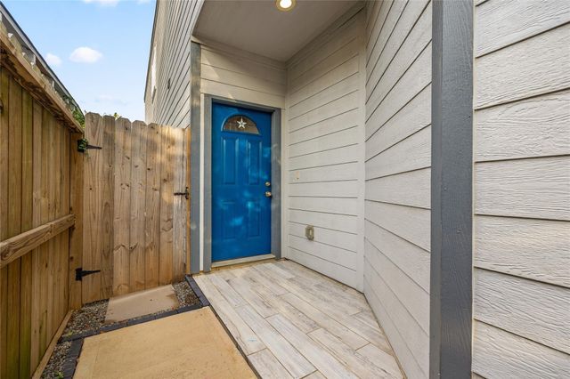 1411 Featherstone Street A, Houston, TX 77020