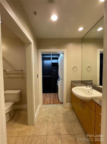 505 E 6th Street 302, Charlotte, NC 28202