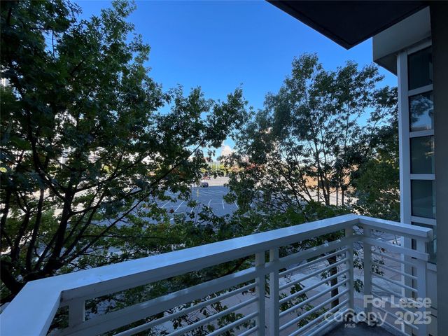 505 E 6th Street 302, Charlotte, NC 28202