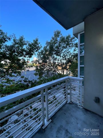 505 E 6th Street 302, Charlotte, NC 28202