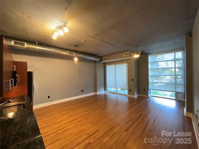 505 E 6th Street 302, Charlotte, NC 28202