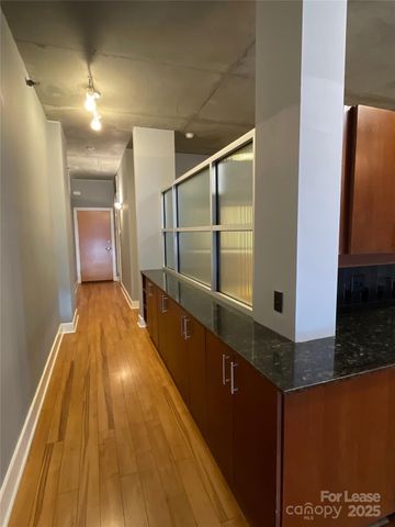 505 E 6th Street 302, Charlotte, NC 28202