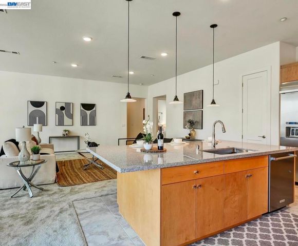1749 Kilowatt Way 302, Fremont, CA 94539