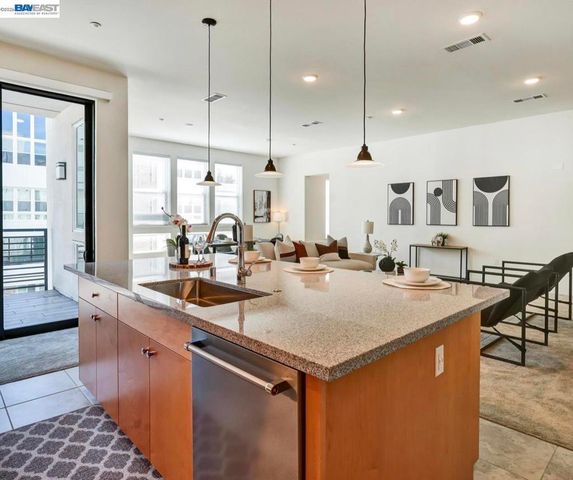 1749 Kilowatt Way 302, Fremont, CA 94539