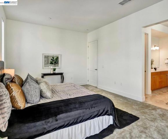 1749 Kilowatt Way 302, Fremont, CA 94539