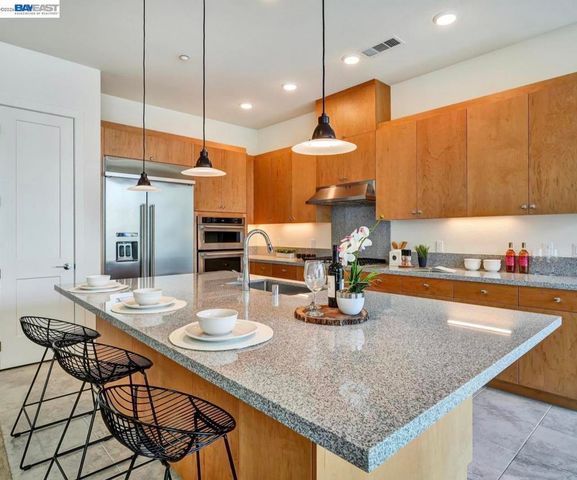 1749 Kilowatt Way 302, Fremont, CA 94539