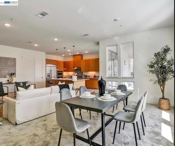 1749 Kilowatt Way 302, Fremont, CA 94539
