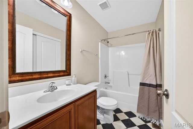 262 Sunset Villa Lane, O'fallon, MO 63366