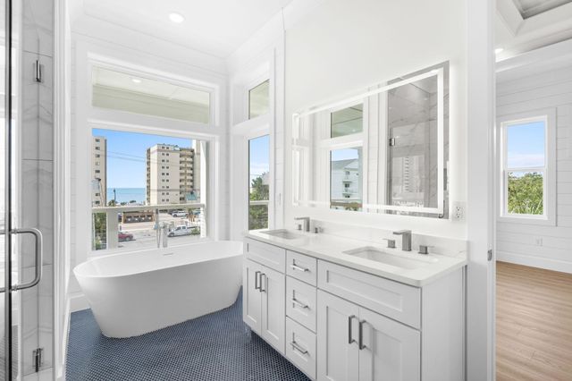 2503 Holly Dr., North Myrtle Beach, SC 29582