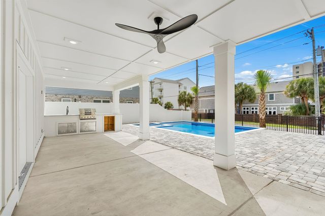 2503 Holly Dr., North Myrtle Beach, SC 29582