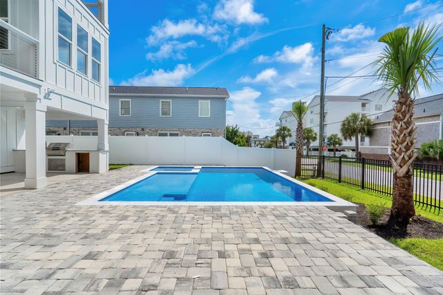 2503 Holly Dr., North Myrtle Beach, SC 29582