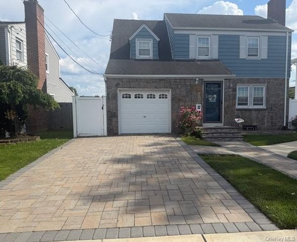 1020 Garden Place, Baldwin, NY 11510