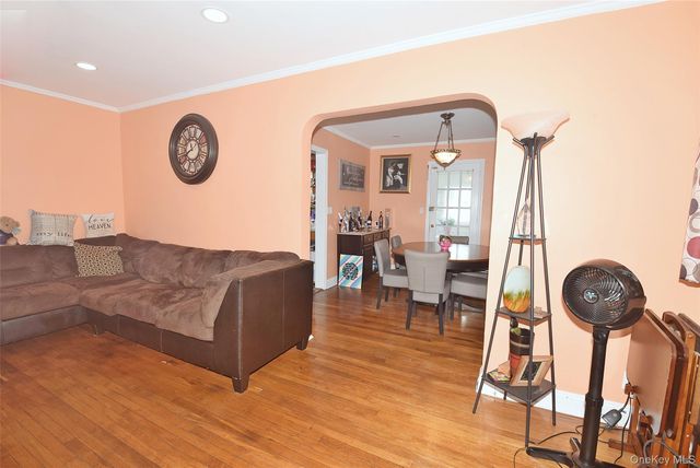 1020 Garden Place, Baldwin, NY 11510