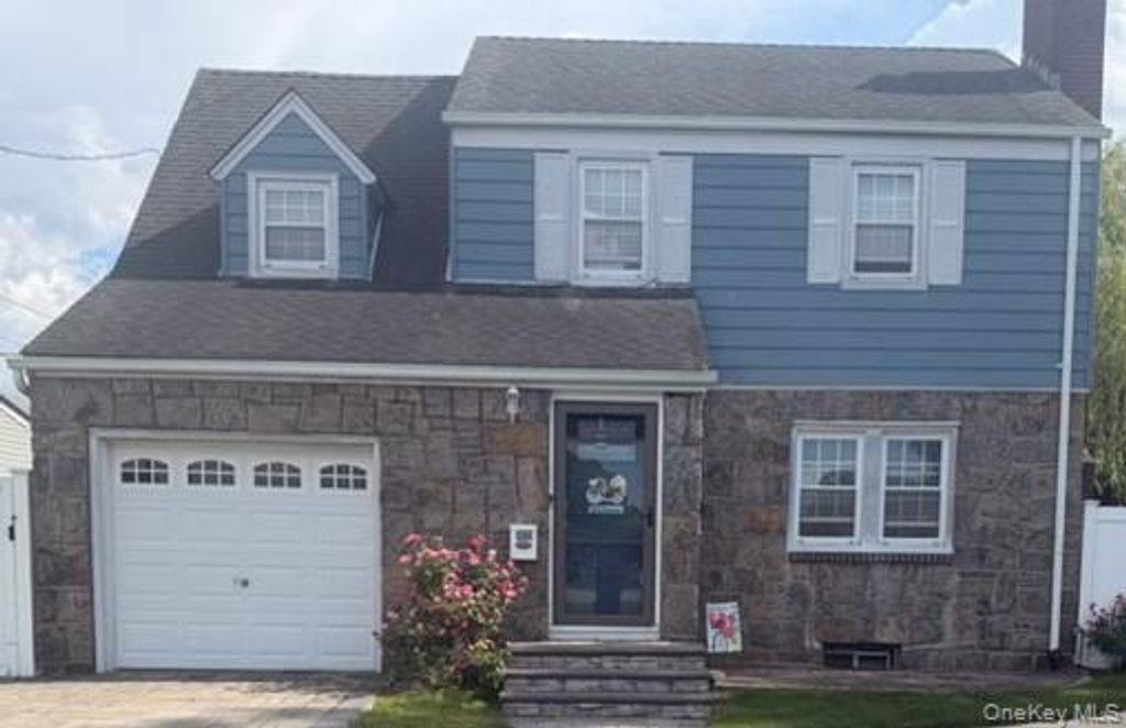 1020 Garden Place, Baldwin, NY 11510