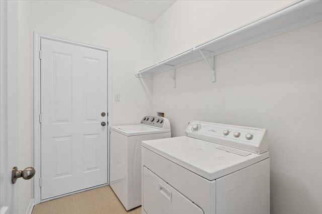 1408 Augusta Bend DR, Hutto, TX 78634