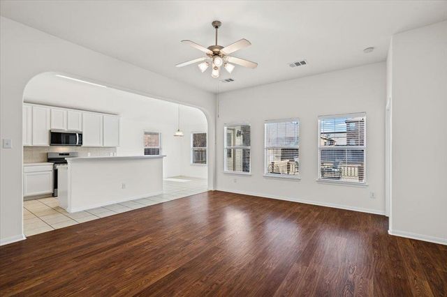 1408 Augusta Bend DR, Hutto, TX 78634