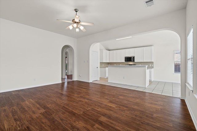 1408 Augusta Bend DR, Hutto, TX 78634