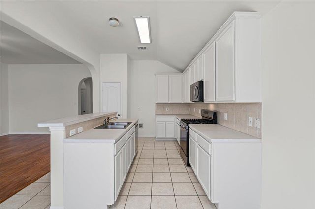 1408 Augusta Bend DR, Hutto, TX 78634